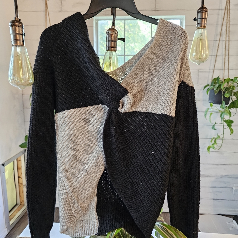 Black and white Sweater